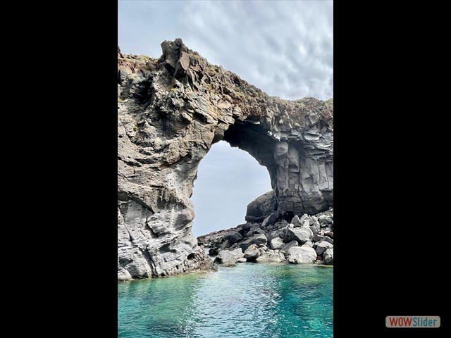 370 Ponti naturali