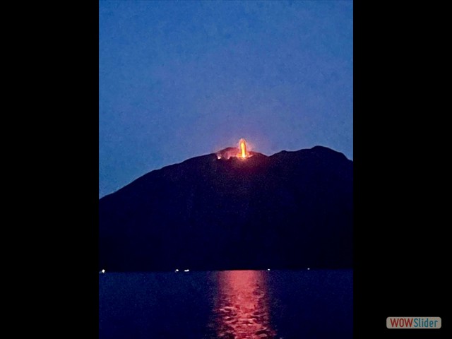 492 Stromboli, la fiammata