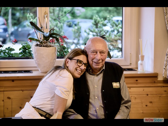 241 Elena e Tito ti salutano