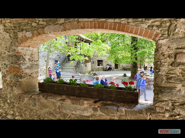 263 uno sgiardo sul cortile