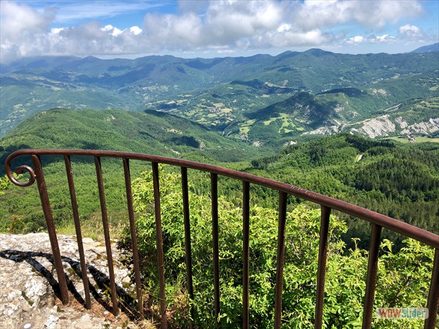 271 Balconata e panorama dalla vetta