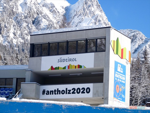 055 Giovedì, Anterseva mondiale