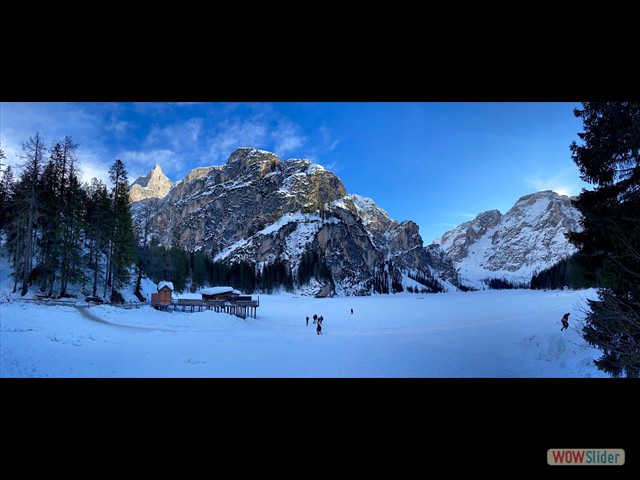 087 Sul lago di Braies