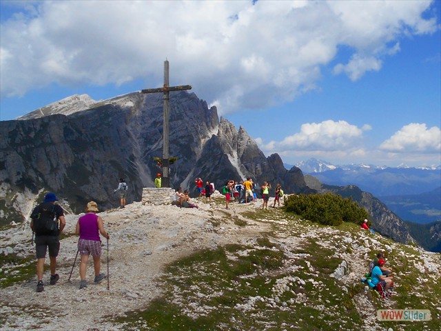 369 In cima ... un pò di gente