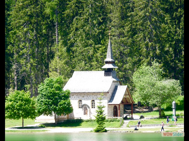 326 La chiesetta al lago